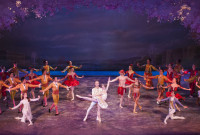 El Washington Ballet en la producción de "Cascanueces" de Septime Webre. Foto: Tony Brown. Gentileza WB.
